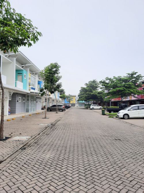 foto posisi tengah perumahan CORTES TOWN HOUSE