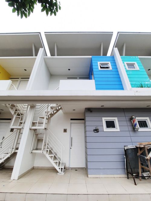 foto tampak rumah tipe STANDARD perumahan CORTES TOWN HOUSE