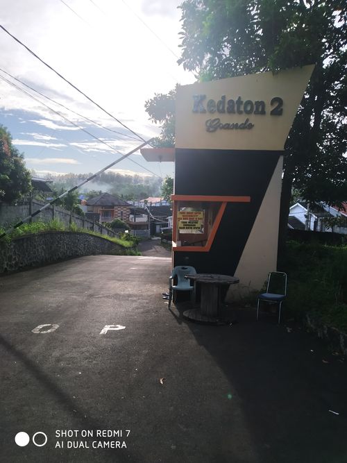 foto gerbang perumahan KEDATON GRANDE II