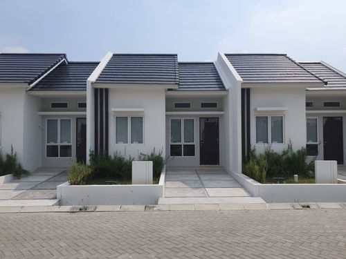 foto tampak rumah tipe E Blok J5 perumahan Graha Mirai