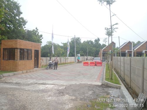 foto gerbang perumahan REKA VILLAGE