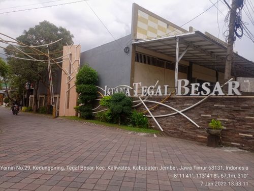 foto gerbang perumahan Istana Tegal Besar Vilonia