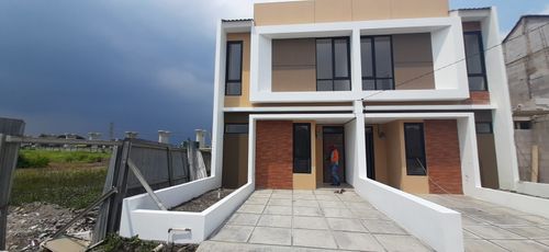 foto tampak rumah tipe 45 Mezzanine (421) perumahan G-Land Ciwastra Park