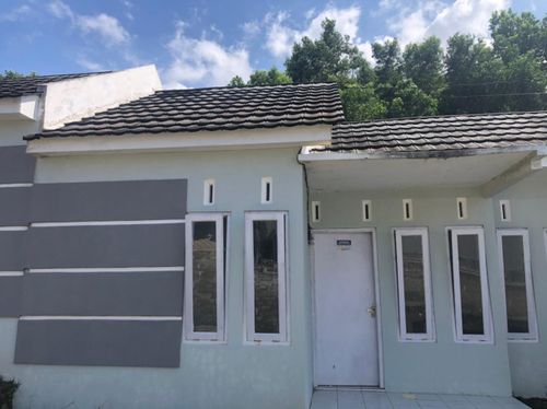 foto tampak rumah tipe 31/63 perumahan Tritih Golf Residence