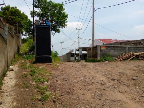 foto gerbang perumahan GRAHA PASIR HAYAM 1