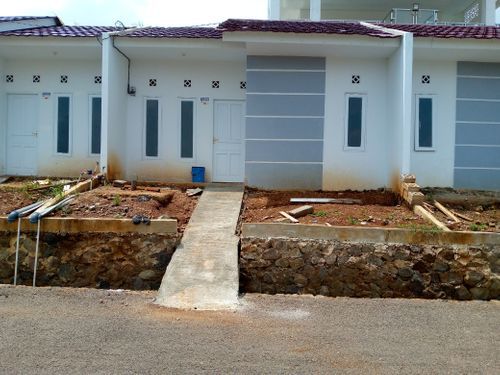 foto tampak rumah tipe 27 perumahan GRAHA PASIR HAYAM 1