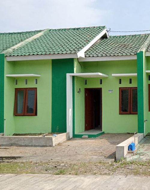 foto tampak rumah tipe T.21/119 perumahan Graha Sejahtera Gentan