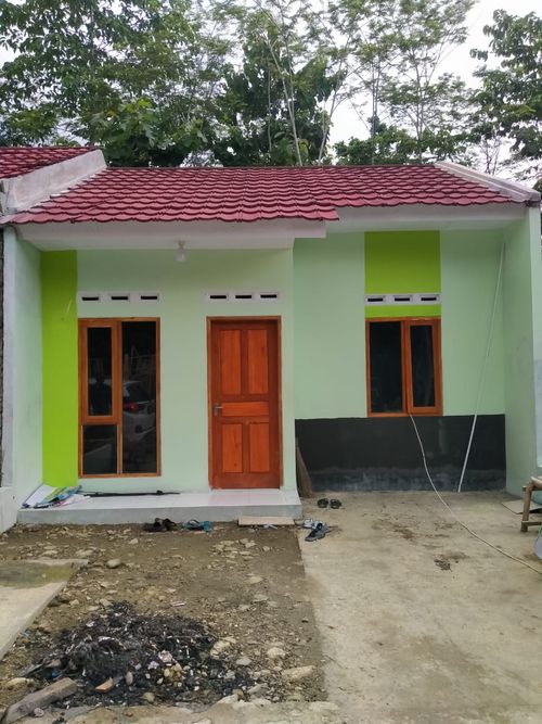 foto tampak rumah tipe 36/72 perumahan Citra Suhandi Padaherang