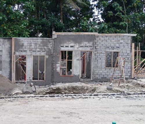 foto tampak rumah tipe 32/72 perumahan Citra Suhandi Padaherang