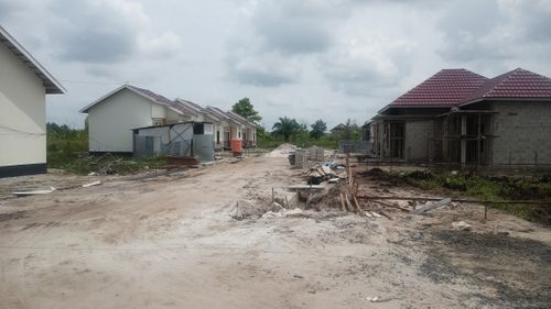 foto posisi tengah perumahan Graha Putri Mayang Blok B