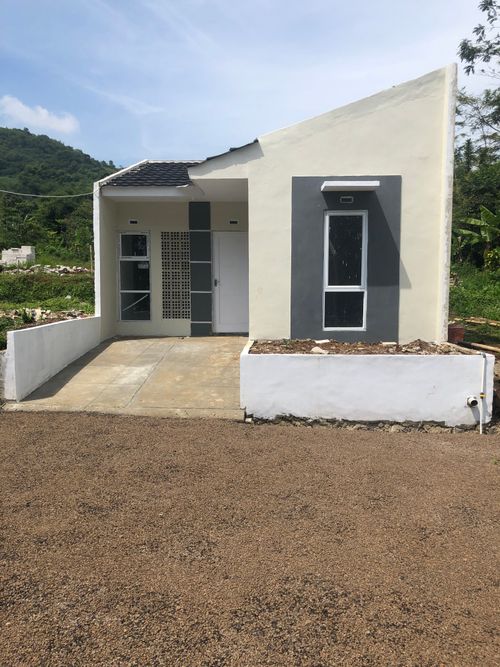 foto tampak rumah tipe 33 perumahan Griya Gunung Guruh 2