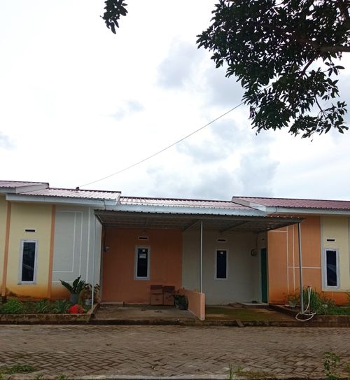 foto contoh rumah perumahan aB Residence Lekopancing II