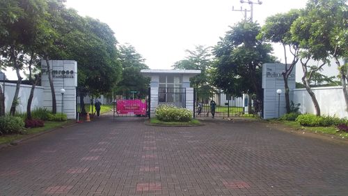 foto gerbang perumahan PRIMROSE