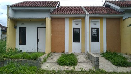 foto contoh rumah perumahan Grand Village Residence 2