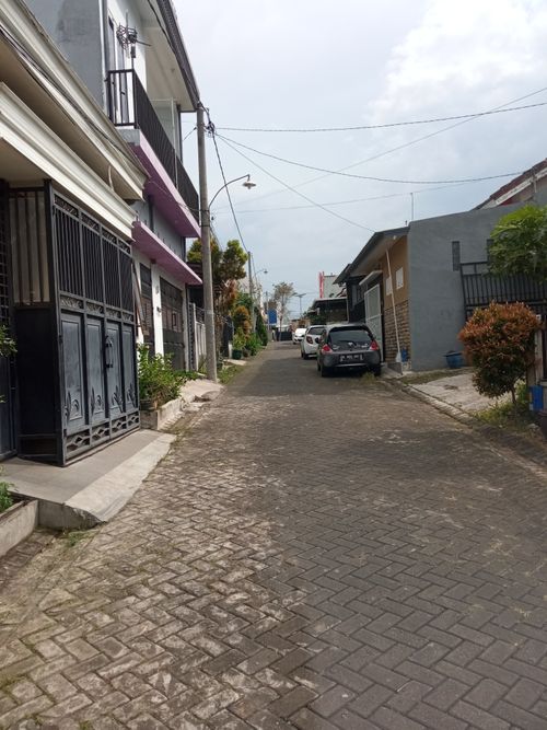 foto posisi tengah perumahan ISTANA CAKALANG