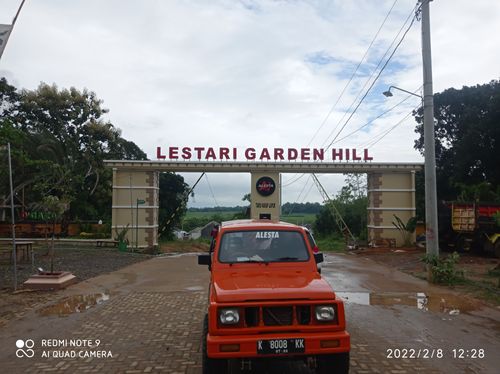 foto gerbang perumahan LESTARI GARDEN HILL 2