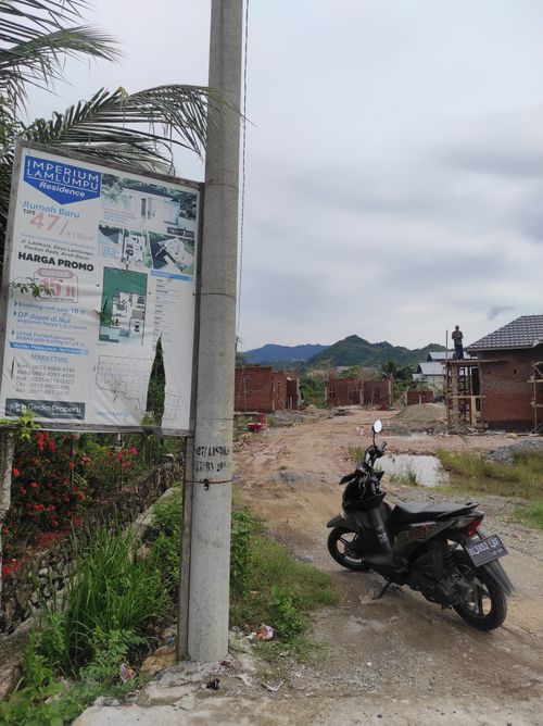 foto gerbang perumahan Imperium Lamlumpu Residen