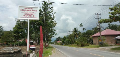 foto gerbang perumahan Perumahan Lestari 2