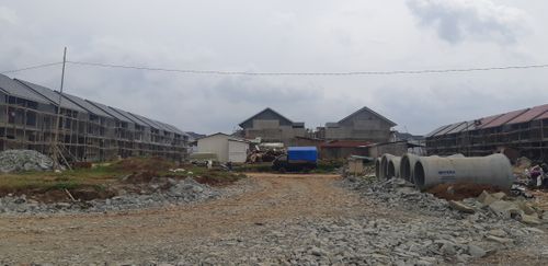 foto gerbang perumahan CLUSTER DAKOTA, SUVARNA SUTERA