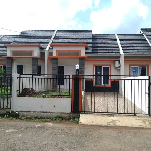 foto tampak rumah tipe Standar perumahan The Grove
