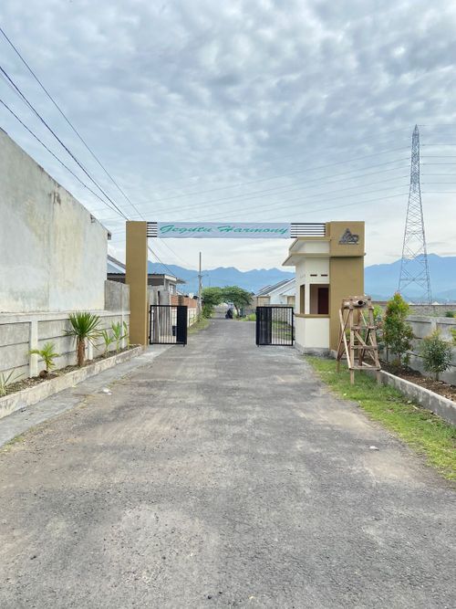 foto gerbang perumahan GEGUTU HARMONY 2
