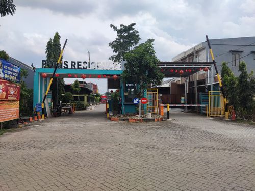 foto gerbang perumahan PORIS RESIDENCE