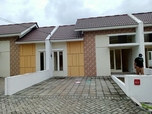 foto tampak rumah tipe Peony-III-21 perumahan GRAND DELTA SARI