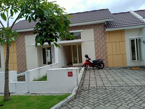 foto tampak rumah tipe PEONY III-23 perumahan GRAND DELTA SARI