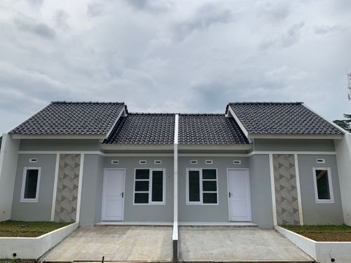 foto contoh rumah perumahan Granada Residence Ngabean