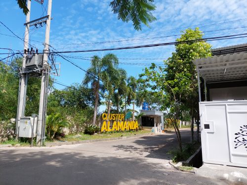 foto posisi tengah perumahan BUKIT CIKERETEG INDAH