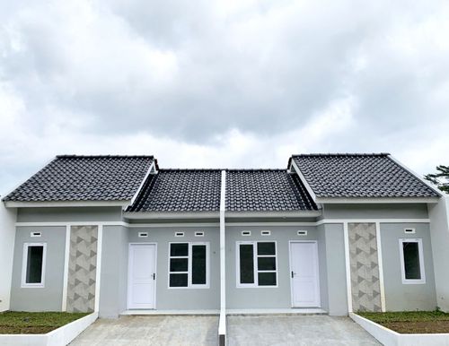 foto tampak rumah tipe 31/60 perumahan Granada Residence Ngabean