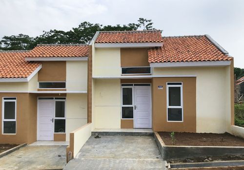 foto tampak rumah tipe 30 perumahan Griya Kencana Paninggaran