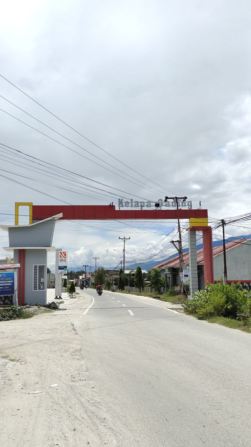 foto gerbang perumahan KELAPA GADING TAHAP III