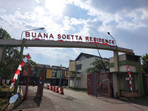 foto gerbang perumahan BUANA SOETTA RESIDENCE