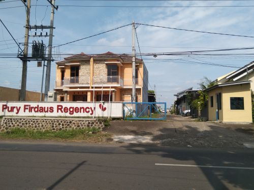 foto gerbang perumahan PURI FIRDAUS REGENCY