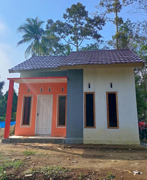 foto tampak rumah tipe 36/120 perumahan RA. KARTINI RESIDENCE