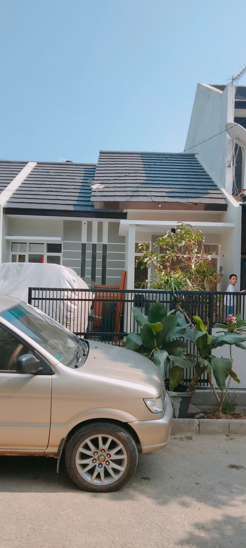 foto tampak rumah tipe 60/257 perumahan Taman Holis Indah II