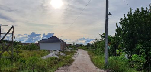 foto gerbang perumahan Anggrek Residence