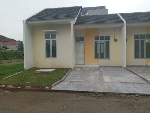foto tampak rumah tipe T32/127 perumahan TANGERANG KENCANA RESIDENCE