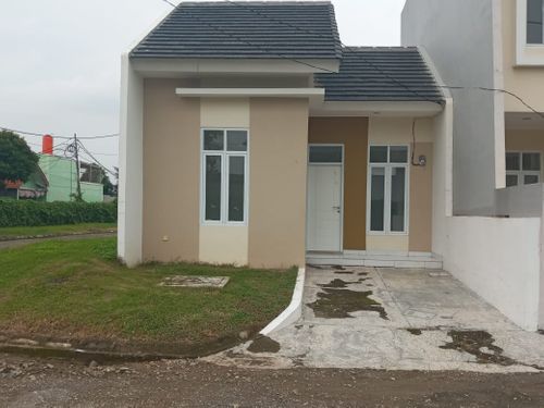 foto tampak rumah tipe T33/99 perumahan TANGERANG KENCANA RESIDENCE