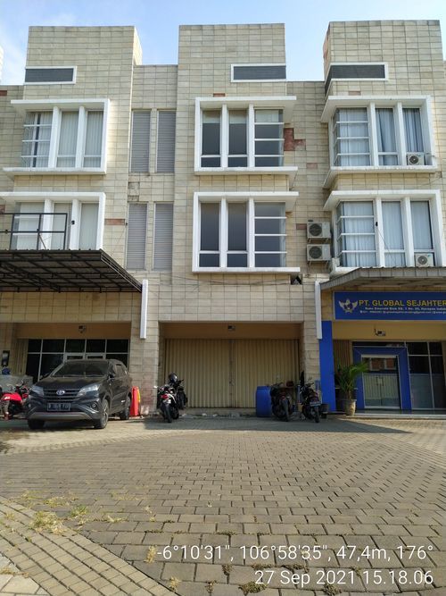 foto tampak rumah tipe Ruko Emerald Boulevard perumahan EMERALD BOULEVARD KHI