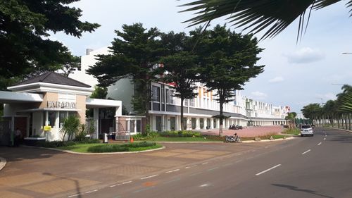 foto gerbang perumahan Ruko Faraday