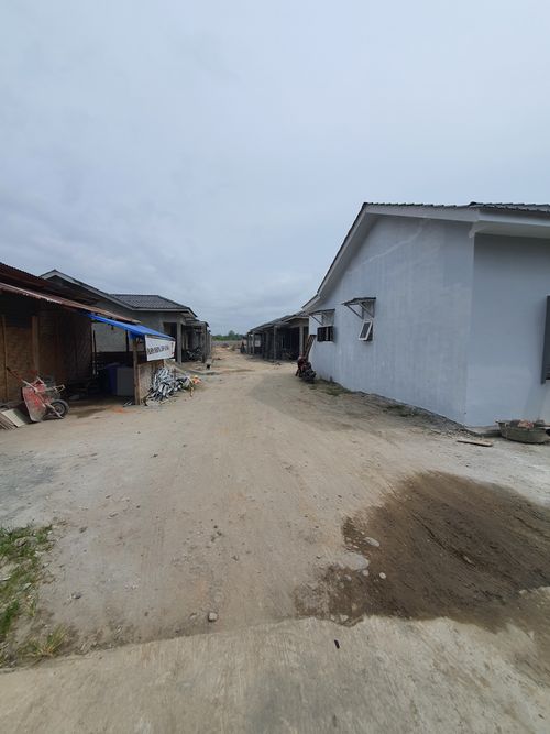 foto gerbang perumahan Perdana Residence 2