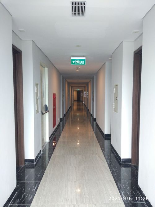 foto posisi tengah perumahan Bellevue place baru