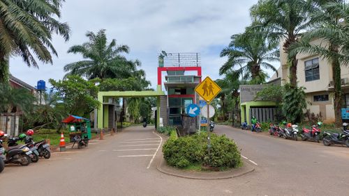 foto gerbang perumahan SERPONG GARDEN 1