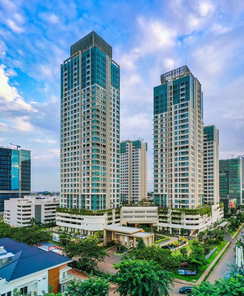 foto tampak rumah tipe RB1a perumahan The Kensington Royal Suites