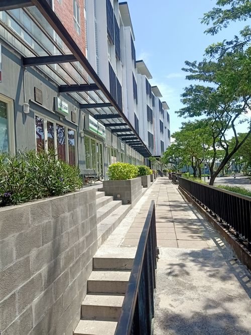 foto tampak rumah tipe 65 perumahan Royal Cityloft