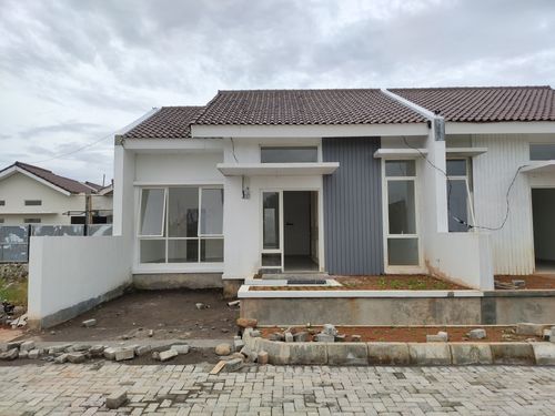 foto tampak rumah tipe Raya Pinus 3 perumahan MEGAH NUSA MADANI