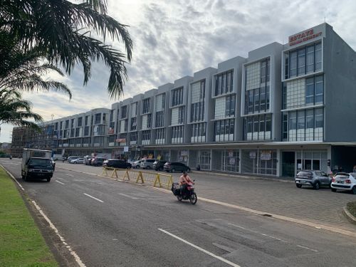 foto gerbang perumahan GRAND WISATA GBP