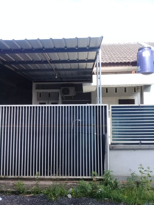 foto tampak rumah tipe 55 perumahan PERMATA CIKURUBUK REGENCY